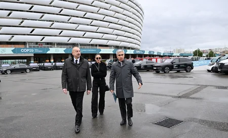 İlham Əliyev Bakı Olimpiya Stadionunun ərazisində COP29-la bağlı yaradılan şəraitlə tanış olub - YENİLƏNİB