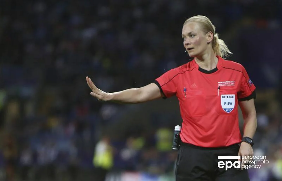 Женщина-арбитр дебютирует в мужском чемпионате Германии - ВИДЕО