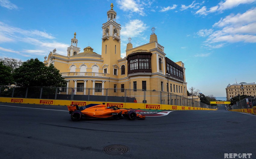Formula 1in Bakıdakı sıralama turundan görüntülər - FOTOREPORTAJ