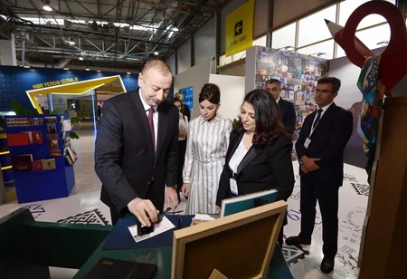Prezident İlham Əliyev “Bakutel-2019” sərgisi ilə tanış olub - YENİLƏNİB