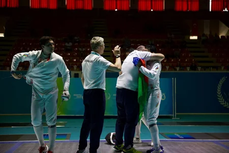 İslamiada: Azərbaycanın kişi qılıncoynatma millisi qızıl medal qazanıb