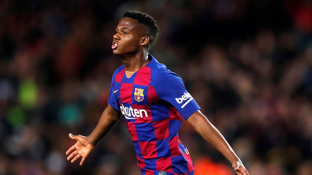 Barselonanın hücumçusu uzunmüddətli zədədən sonra sıraya dönüb