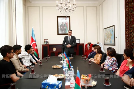 Mədəniyyət Nazirliyi Gürcüstanın azərbaycanlı icmasına milli rəqs geyimləri hədiyyə edib