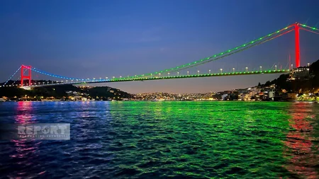 İstanbul körpüləri Azərbaycan bayrağının rəngləri ilə işıqlandırılıb