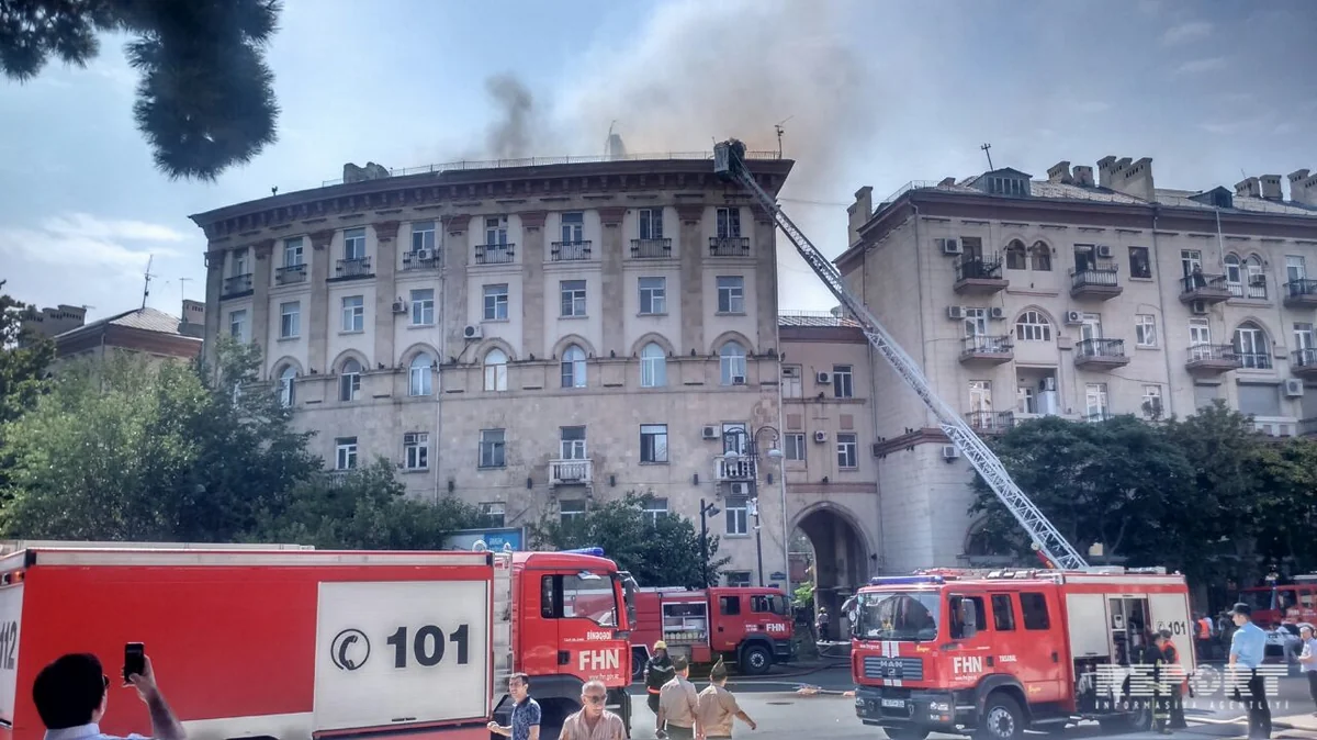 Yasamal RİH başçısının birinci müavini: Yanğının qısaqapanmadan baş verdiyi ehtimal edilir - FOTO - VİDEO - YENİLƏNİB-3