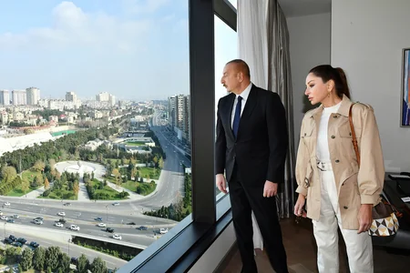 İlham Əliyev və Mehriban Əliyeva “The Ritz-Carlton Baku” hotelinin açılışında iştirak ediblər - YENİLƏNİB