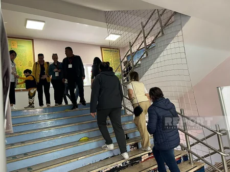 Türkiyədə seçki məntəqələrində izdiham müşahidə olunur - REPORTAJ