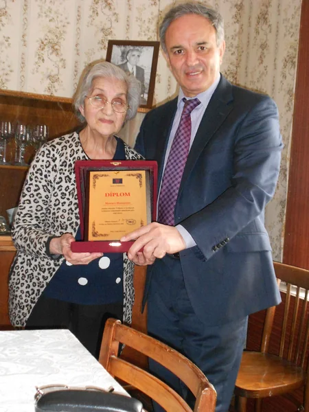 ​Mətbuat Şurasının nümayəndələri veteran jurnalisti ziyarət edib