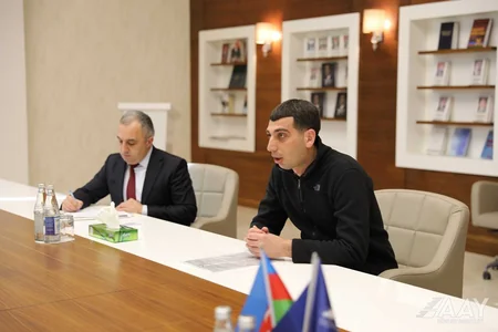 Saleh Məmmədov Xızıda vətəndaşları qəbul edib