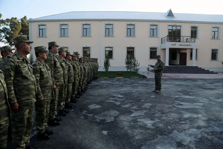 В прифронтовой зоне сдан в эксплуатацию еще один жилой комплекс для офицеров