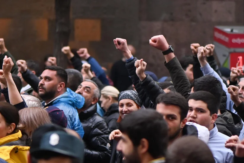 В Ереване участник акции протеста умер в палаточном лагере