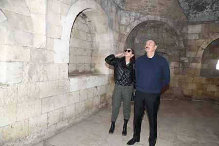 Azerbaijani president, first lady visit tombs and house of Karabakh khans