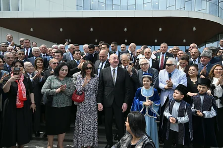 İlham Əliyev və Mehriban Əliyeva Ağdam Muğam Mərkəzinin açılışında iştirak ediblər - YENİLƏNİB-3