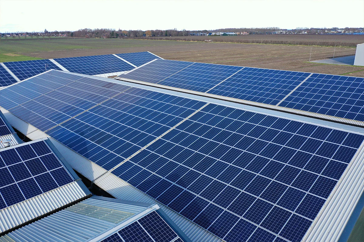 Azərbaycanda günəş elektrik enerjisinin istehsalı 4 %-ə yaxın artıb
