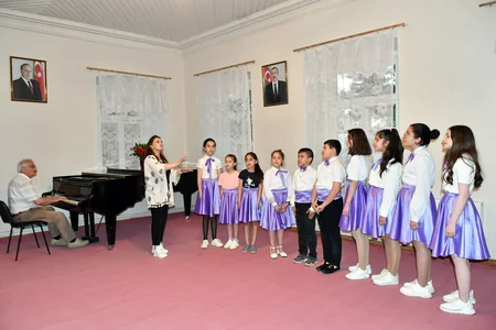Mədəniyyət naziri Göygöldə müəssisələrin fəaliyyəti ilə tanış olub