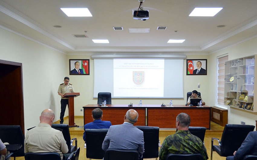 Hərbi attaşelər erməni hərbçilərin qanunsuz fəaliyyətləri barədə məlumatlandırılıb