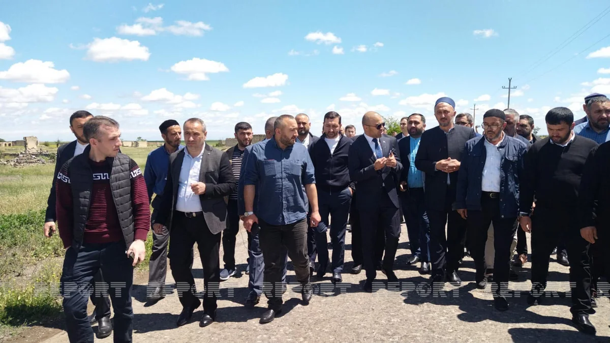 Azerbaijani religious figures from Georgia start their Aghdam trip