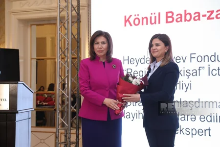 Prezidentin təltif etdiyi 21 qadına dövlət mükafatları təqdim edilib