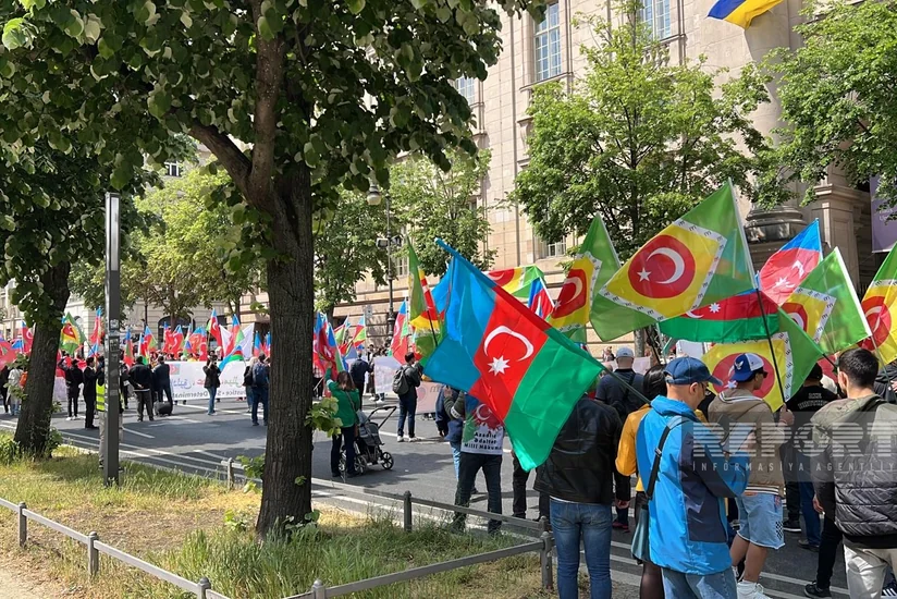 В Берлине прошла акция протеста, организованная южными азербайджанцами