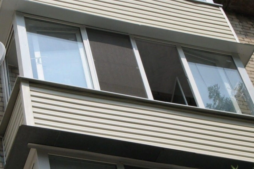 Suraxanıda 22 yaşlı gənc üçüncü mərtəbədən yıxılıb