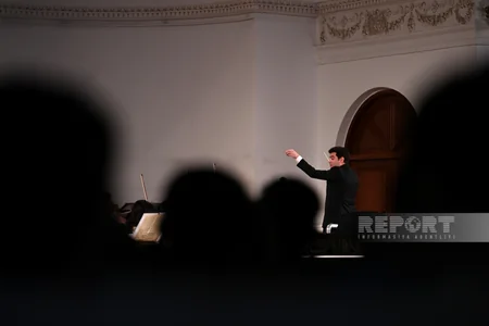 Fərhad Bədəlbəylinin ifasında konsert proqramı təşkil olunub