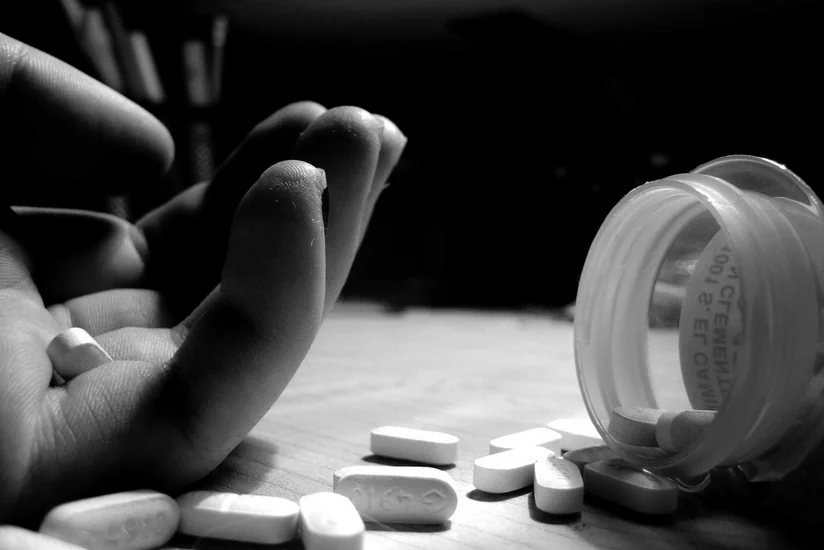 В Баку 23-летняя женщина совершила попытку самоубийства
