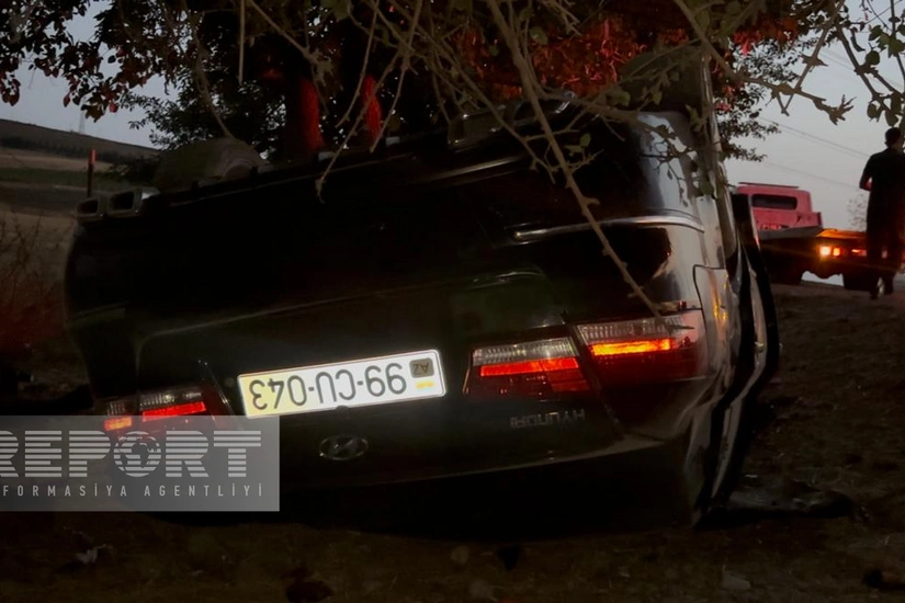 İsmayıllıda idarəetmədən çıxan avtomobil aşıb, xəsarət alanlar var