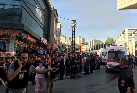 İstanbulda xəstəxanada baş verən yanğın söndürülüb - YENİLƏNİB