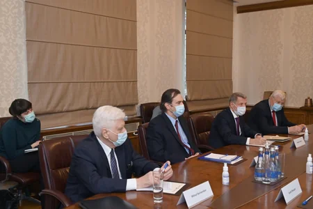 Azərbaycan XİN rəhbəri həmsədrlərlə görüşüb