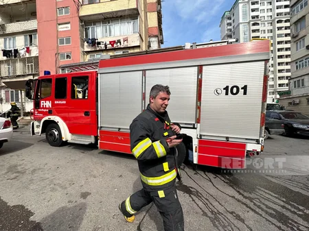Bakıda yaşayış binasında yanğın olub, 6 nəfər təxliyə edilib - VİDEO - YENİLƏNİB-2