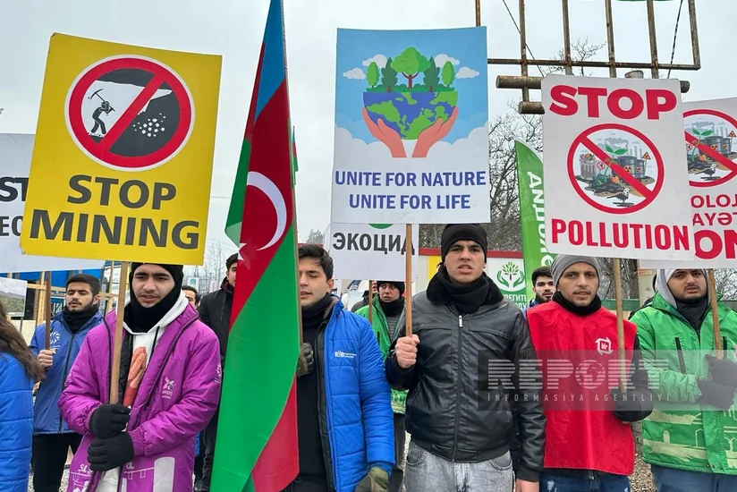 Акция протеста на дороге Ханкенди-Лачын продолжается