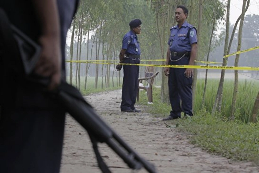 Banqladeşdə polis nümayişçilərə atəş açıb