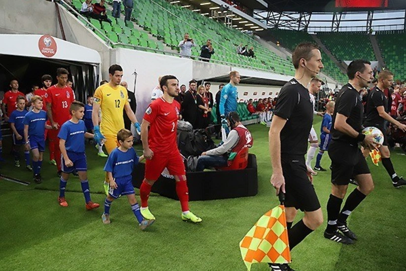 Macarıstan - Azərbaycan oyununun baş hakimi Dennis Higler səhvini etiraf edib - FOTO