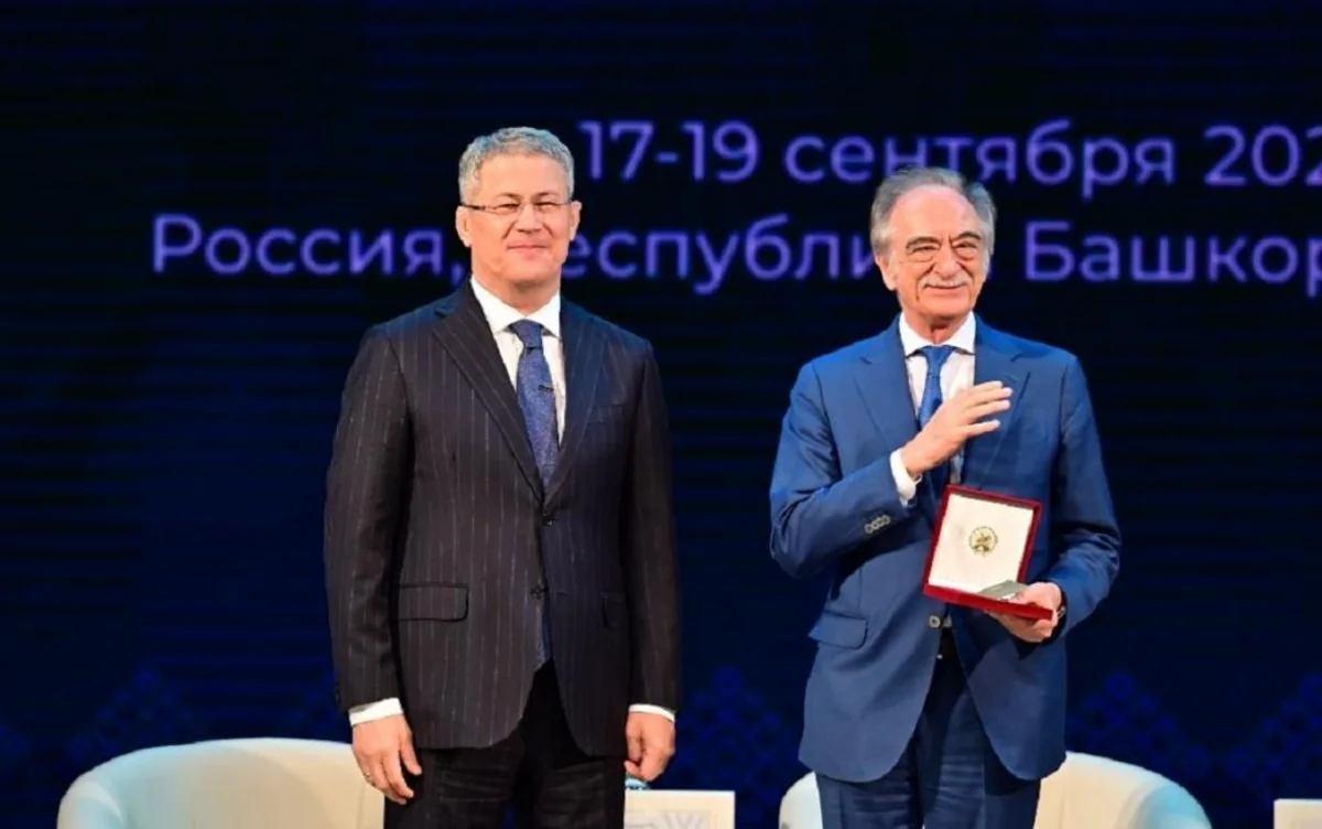 Polad Bülbüloğluna Başqırdıstanın Xalq artisti adı verilib