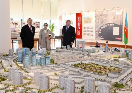 Prezident İlham Əliyev “Bakı Ağ Şəhər”in inşası başa çatan ofis binası ilə tanış olub