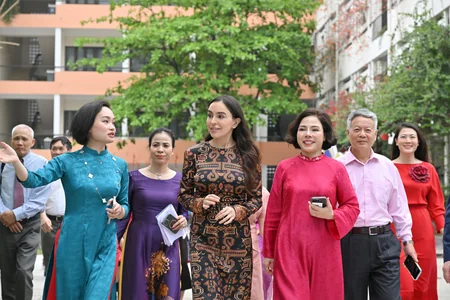 Vice-President of Heydar Aliyev Foundation visits Vietnam