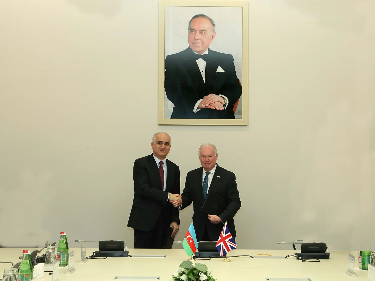 President Ilham Aliyev received British Prime Ministerial Trade Envoy Charles Hendry