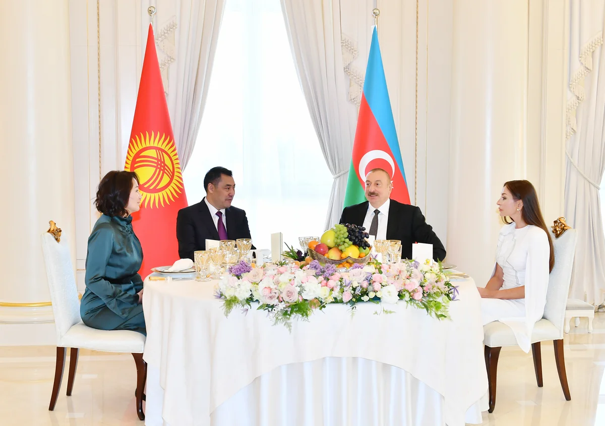 Official dinner hosted in honor of Kyrgyz president and his wife