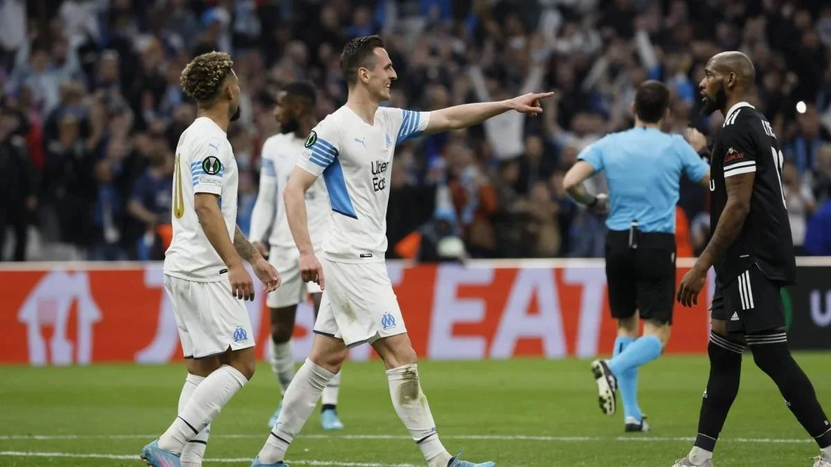 UEFA Qarabağla oyunda dubl etmiş futbolçunu fərqləndirib