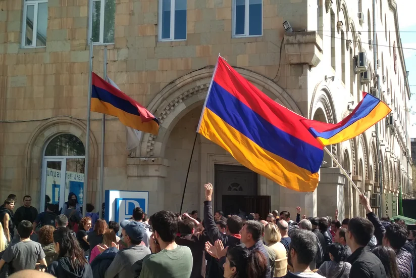 Ermənistanda qızıl mədəninin işçiləri etiraz aksiyası keçiriblər