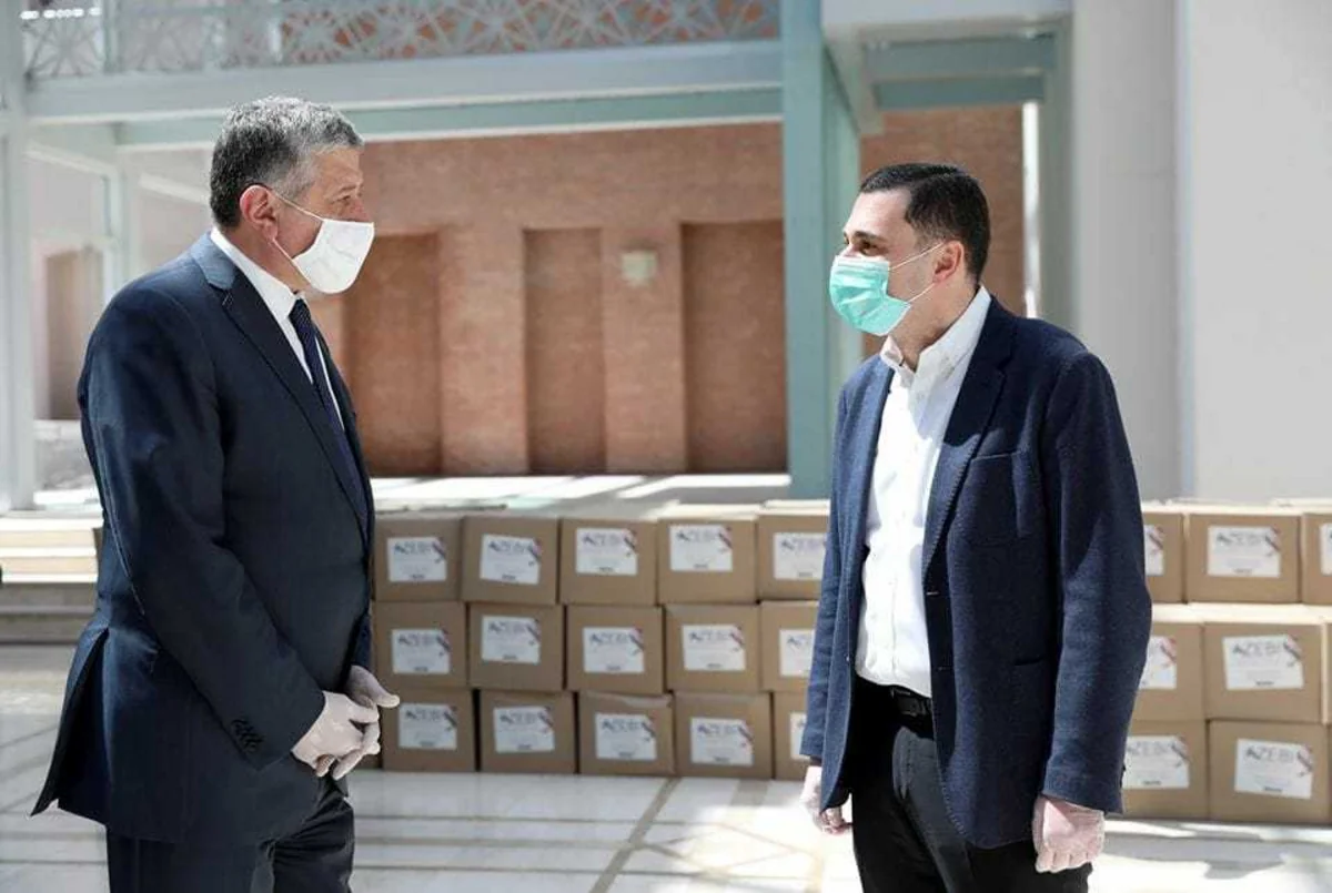 Azərbaycan səfirliyi Tbilisidə 200 aztəminatlı ailəyə yardım etdi