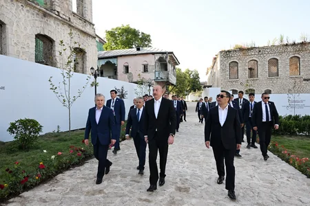 Azərbaycan, Özbəkistan və Qırğızıstan prezidentləri Şuşada gəziblər - YENİLƏNİB
