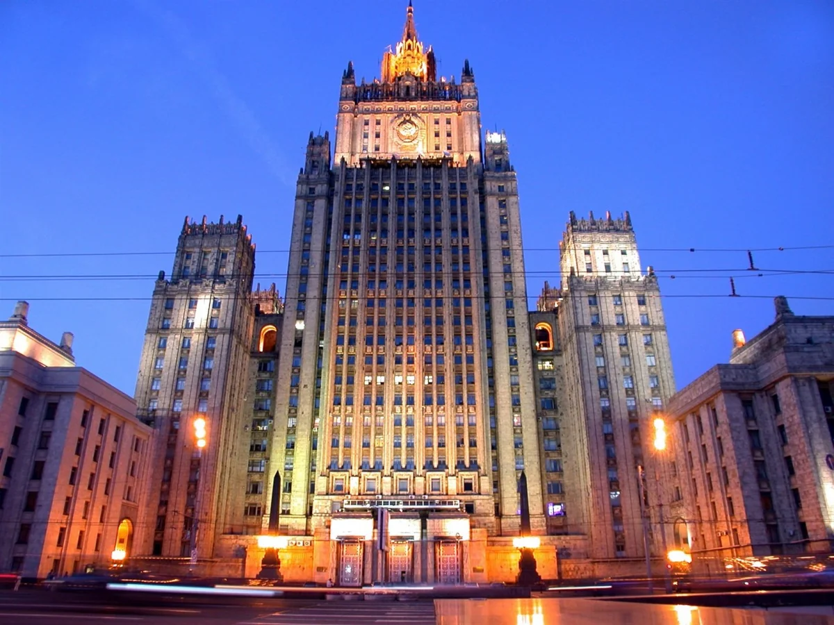Спецпредставитель России обсудит мирный договор между Азербайджаном и Арменией