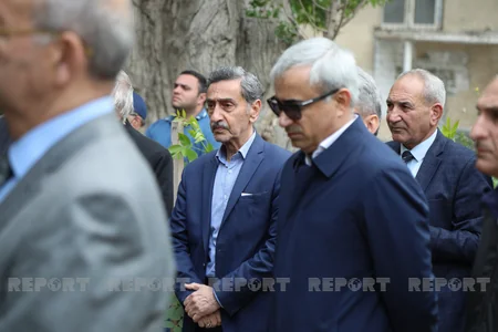 Xalq artisti Vaqif Əsədov dəfn edilib - YENİLƏNİB-2