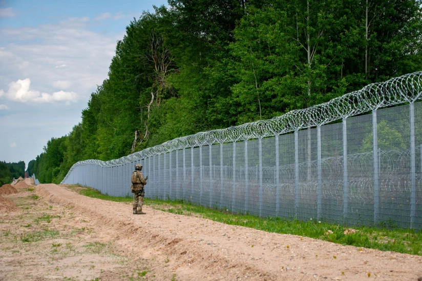 Latvia closes customs checkpoints on border with Russia