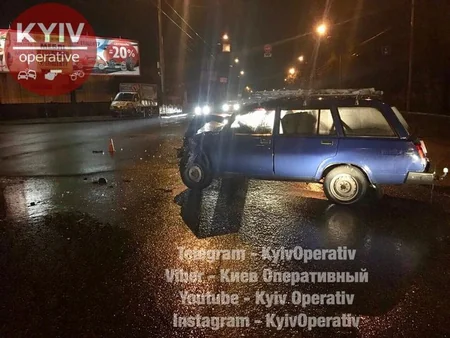 Azərbaycanlı turistlər Kiyevdə yol qəzasına düşüblər - FOTO