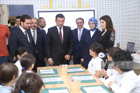 Selçuk Bayraktar Bilim Bakı mərkəzinin işi ilə tanış olub