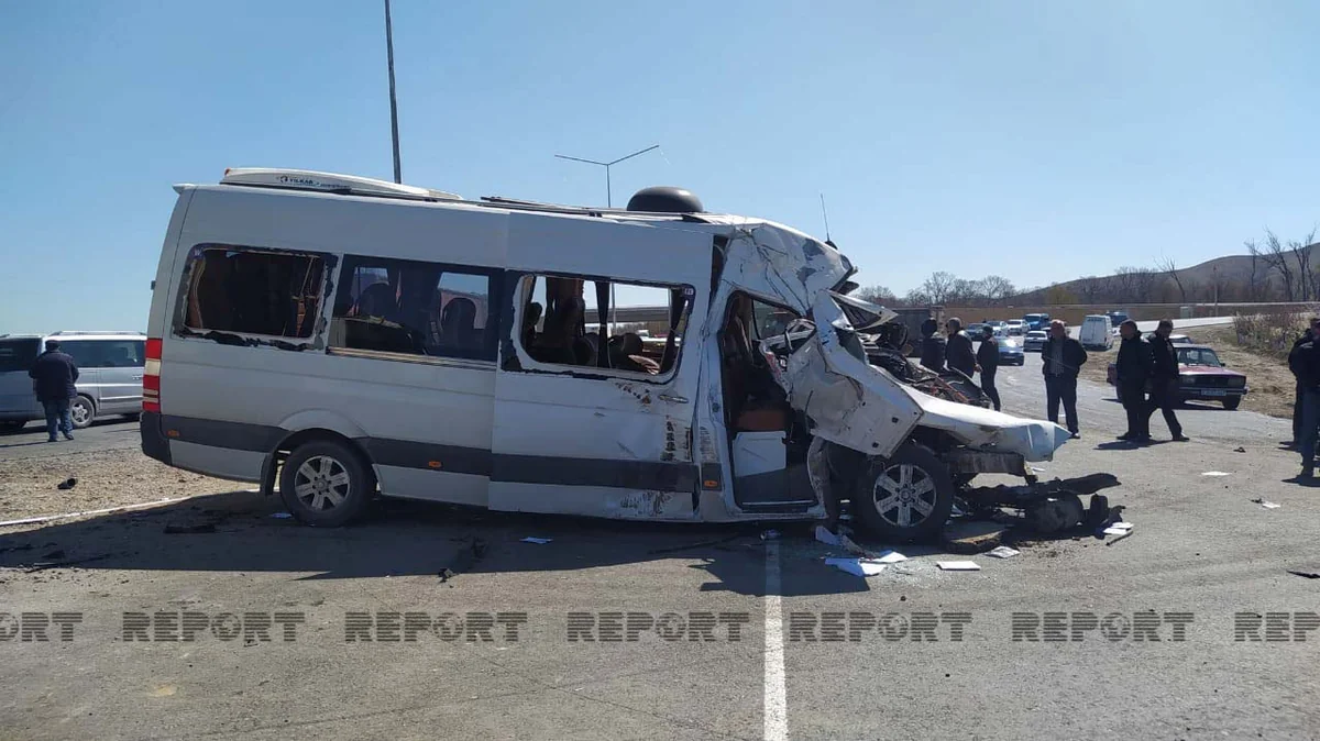 Ağstafada mikroavtobusla yük maşınının toqquşduğu qəzada ölənlərin sayı 3-ə çatıb
