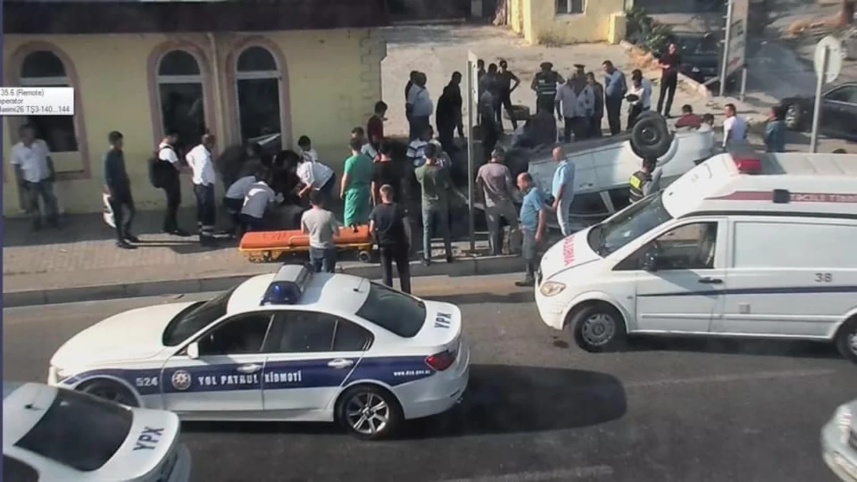 Bakıda yol-nəqliyyat hadisəsi baş verib - FOTO