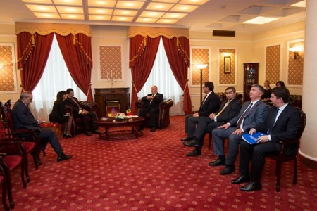Qüdsi Osmanov etimadnaməsini Moldova prezidentinə təqdim edib